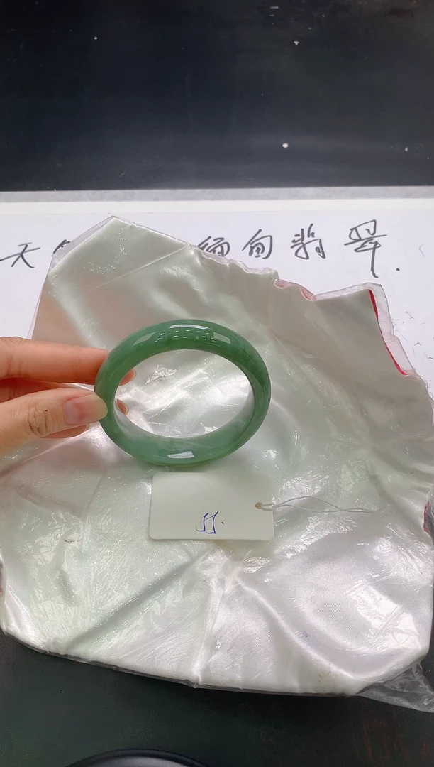 翡翠手镯未镶嵌55