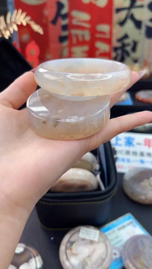 【闪购商品】石英质玉手镯未镶嵌赠送镯心（63圈口）