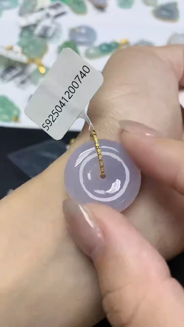 翡翠18K金镶嵌颈饰天然缅甸翡翠A货