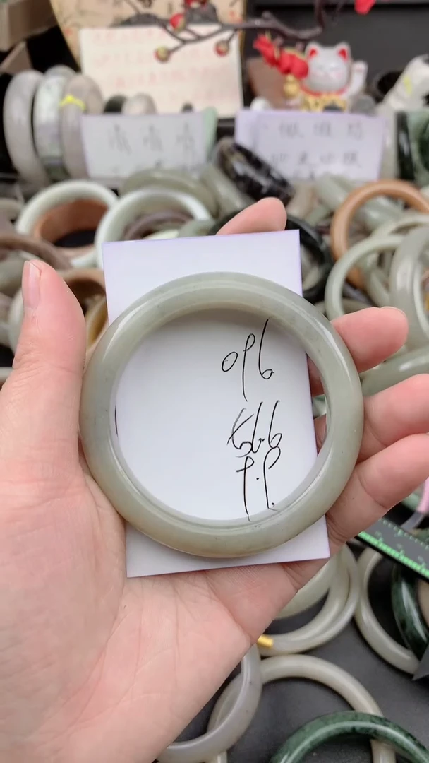 未镶嵌手镯石英质玉096