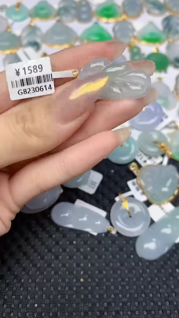 【闪购商品】翡翠颈饰18K金镶嵌天然翡翠A货