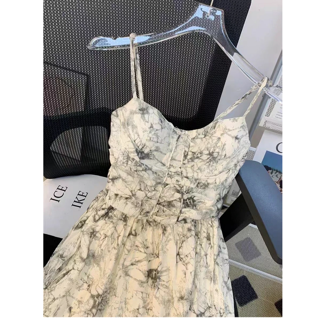 【宜宾衣世界】C79579新款女士夏季吊带复古花纹连衣裙