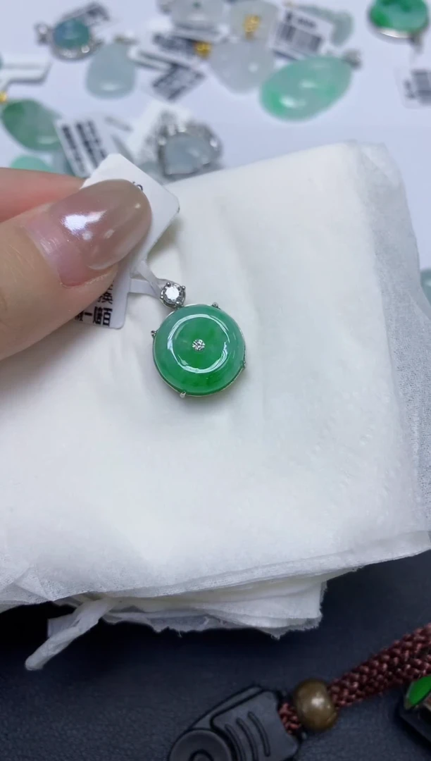 颈饰未镶嵌翡翠天然缅甸翡翠A货多样性发一件