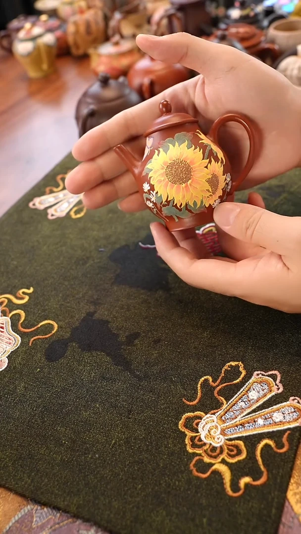 茶壶紫砂朱泥向阳而生