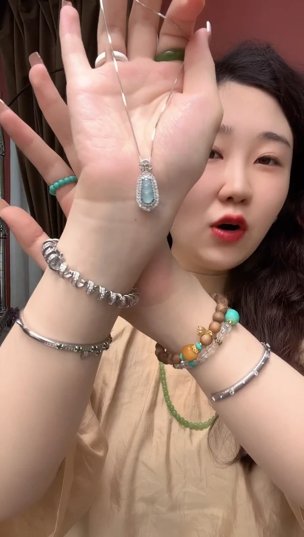 翡翠未镶嵌颈饰不带链蓝刚小福豆吊坠一个