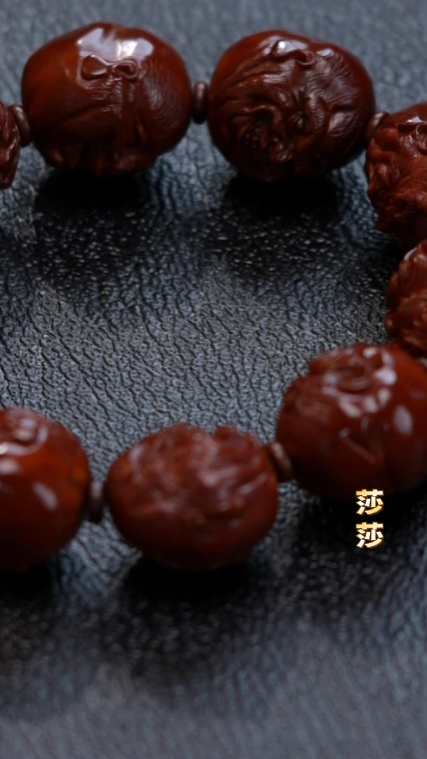 吊坠橄榄核与****行橄榄核