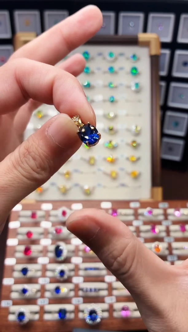 吊坠(赠链)蓝宝石银S925镶嵌1888