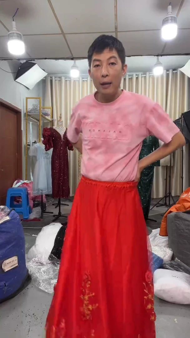 二蛋礼服=断码清仓