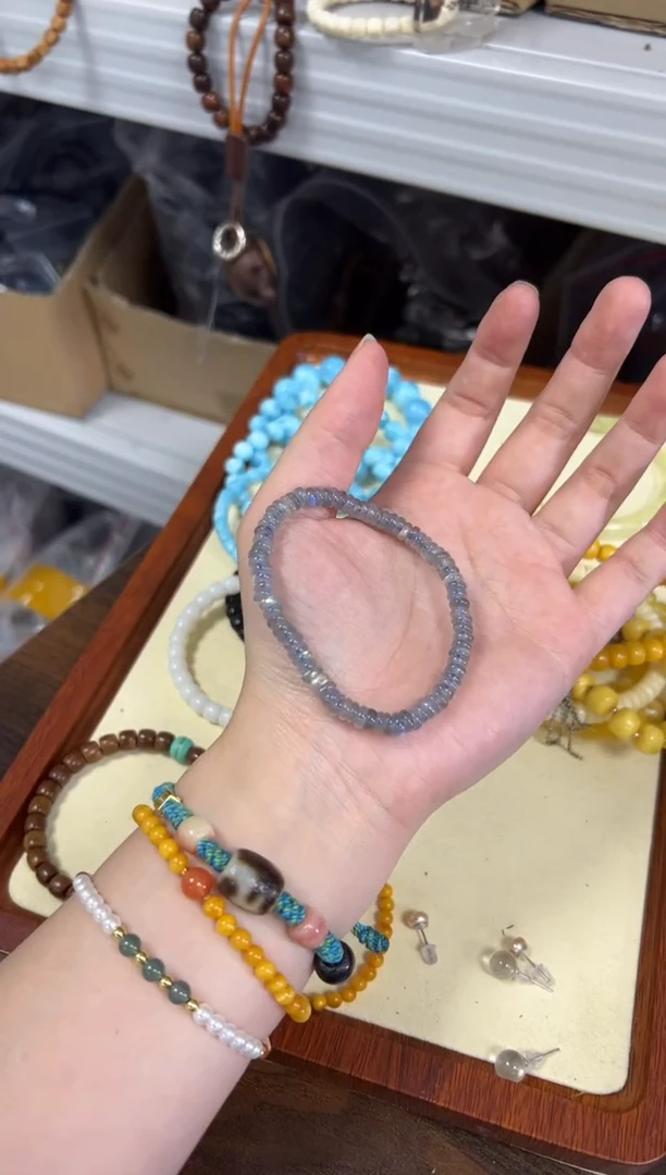 手链未镶嵌拉长石灰月光精工蝶珠款手链[2521]