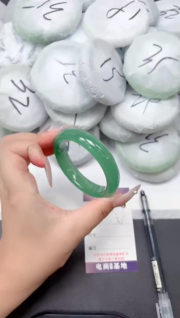 未镶嵌手镯石英质玉217-54.4