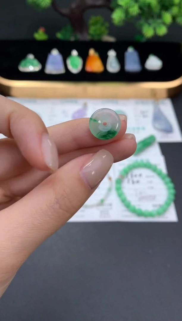 颈饰未镶嵌翡翠48小时鉴赏期 退货不扣服务费