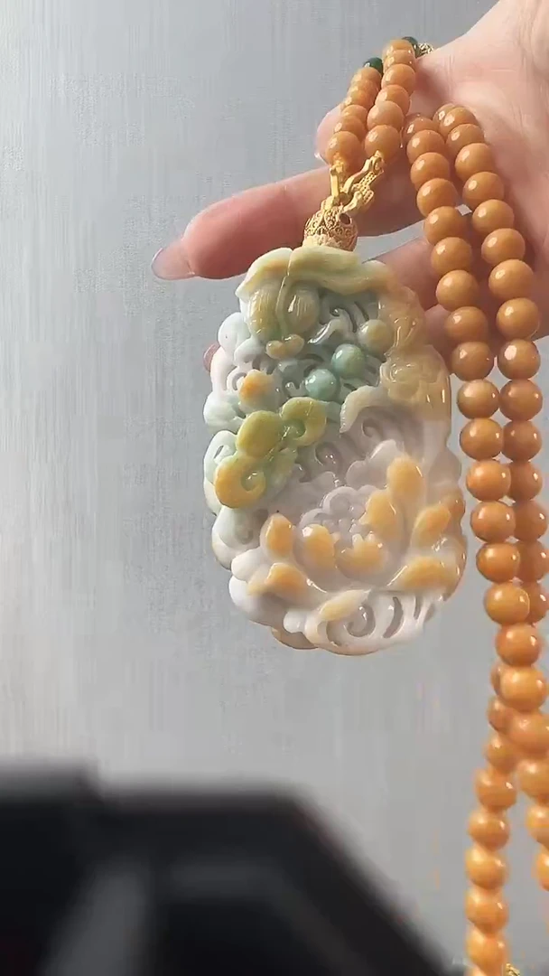 颈饰未镶嵌翡翠荷花鱼