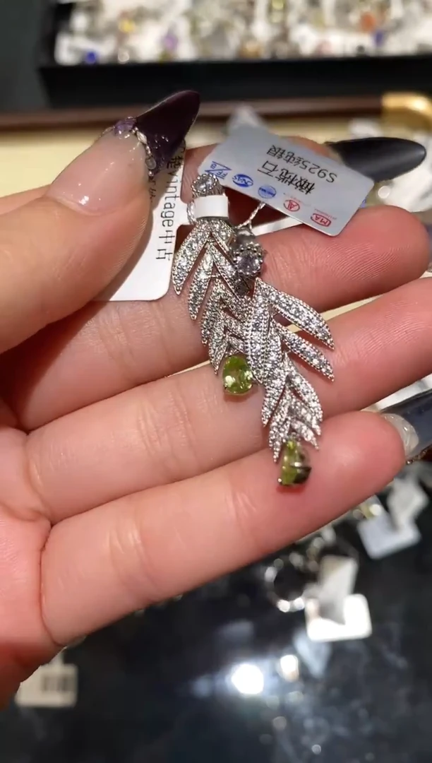 银S925镶嵌耳饰橄榄石楚楚珠宝中古甄选不退换