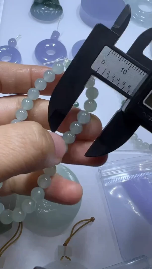 未镶嵌定制翡翠手串