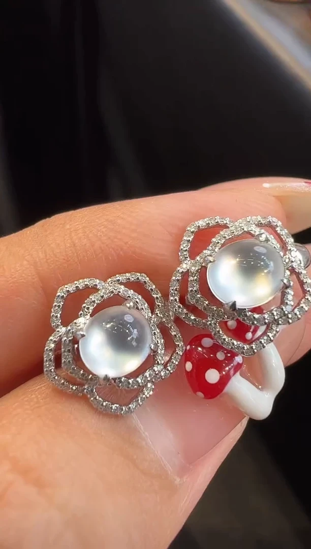 18K金镶嵌翡翠耳饰耳饰