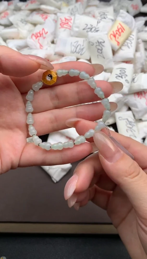 【闪购商品】翡翠手串未镶嵌 一