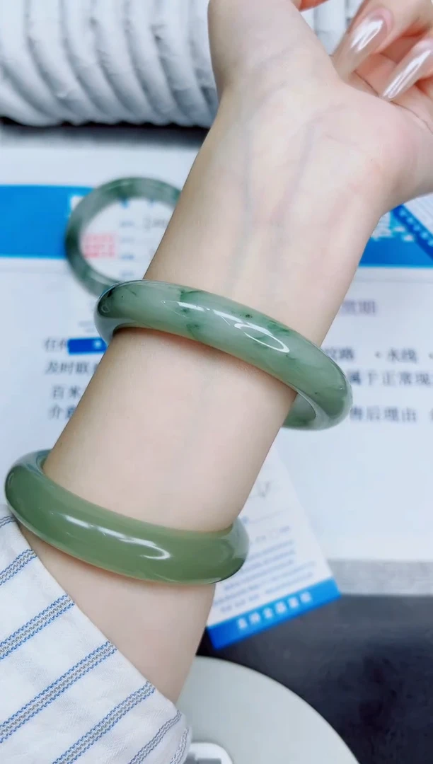 未镶嵌手镯石英质玉345/62