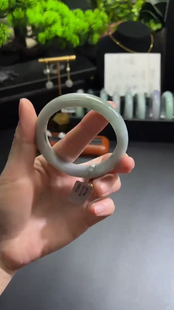 【闪购商品】翡翠手镯未镶嵌正圈