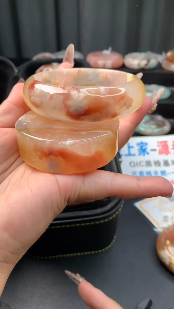 未镶嵌手镯石英质玉（61圈口）赠送镯心