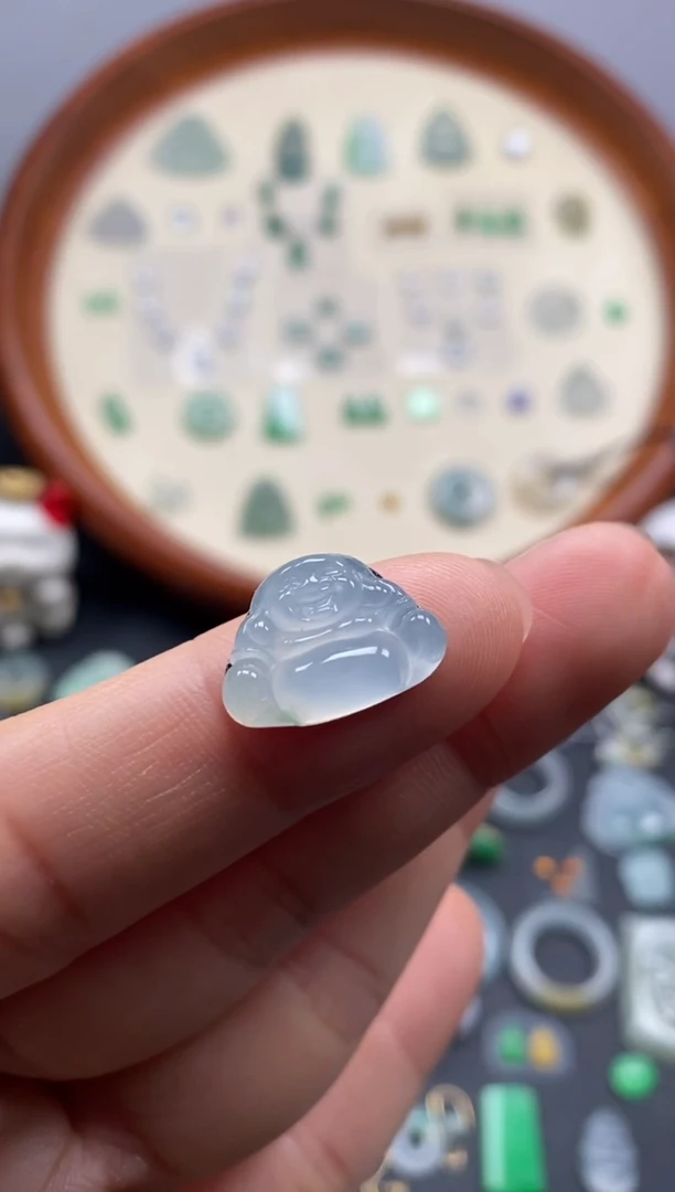 颈饰未镶嵌翡翠冰佛公/芬