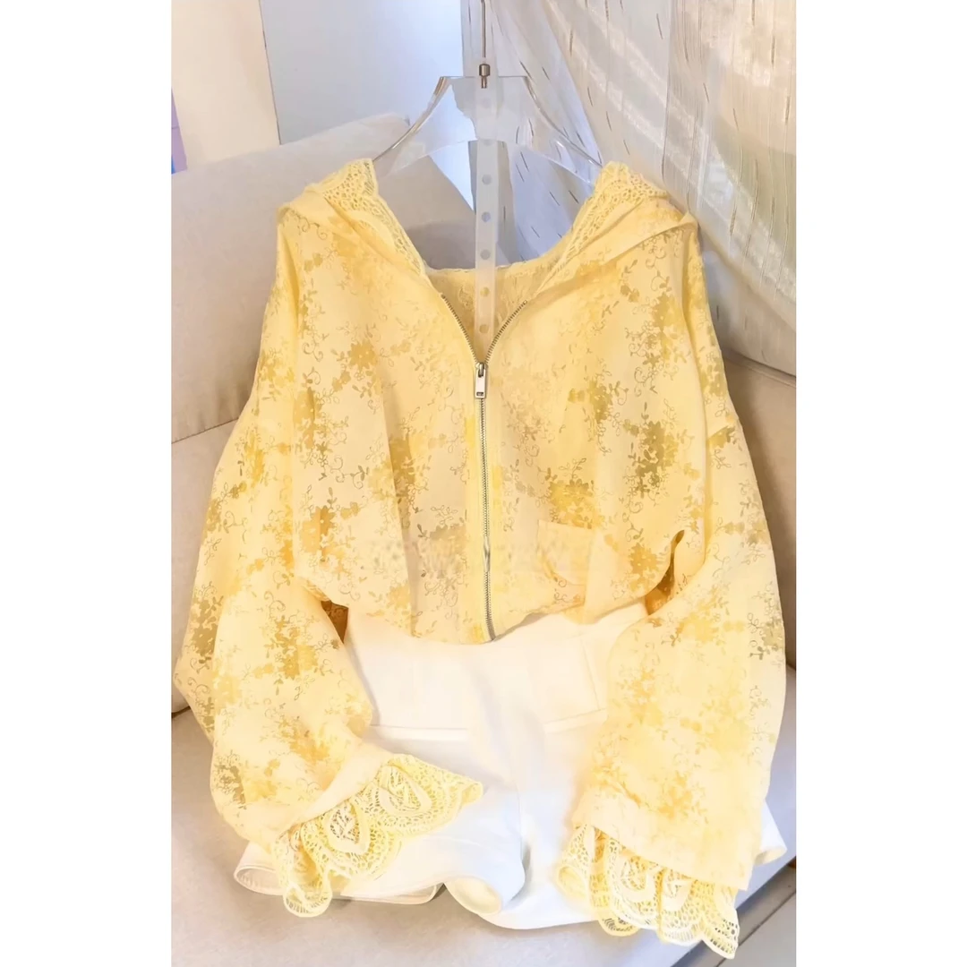 2025年春夏新款时尚气质宽松显瘦设计感蕾丝拼接连帽开衫短外套女