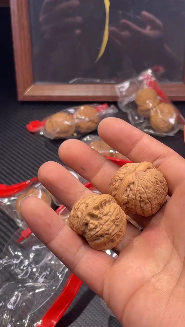 核桃把件打好底发货乾隆磨33/34有修