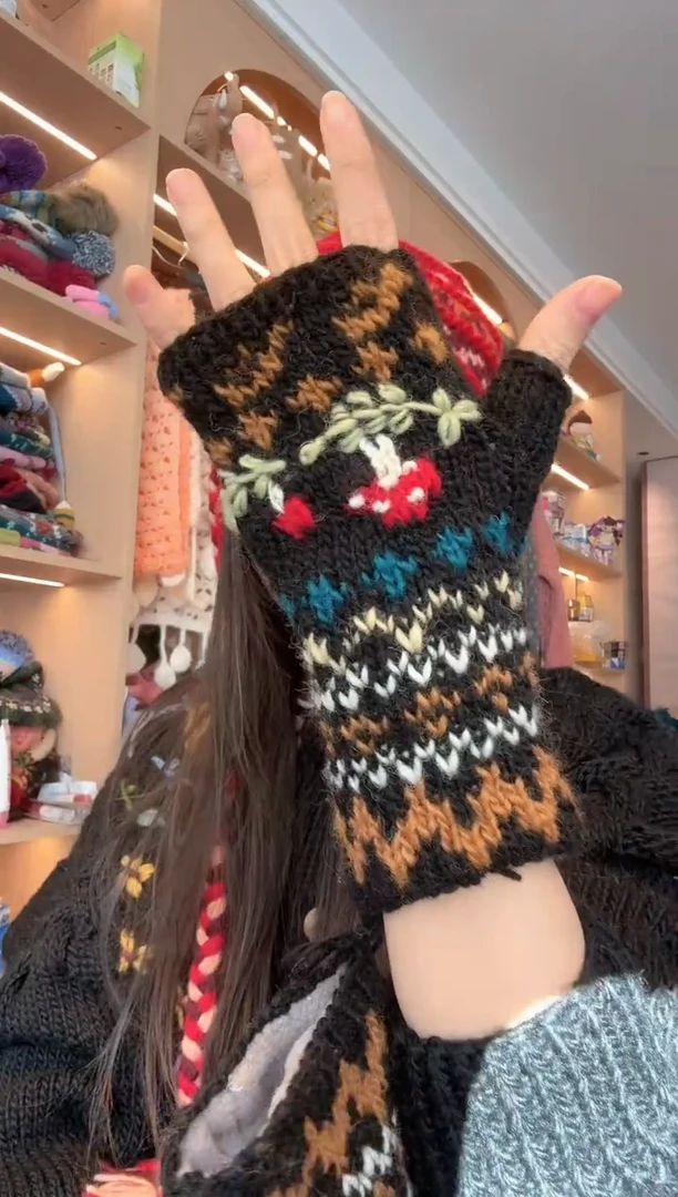 羊毛黑色蘑菇手套