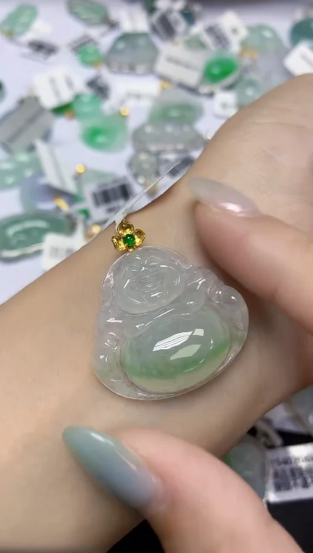 翡翠18K金镶嵌颈饰天然缅甸翡翠A货