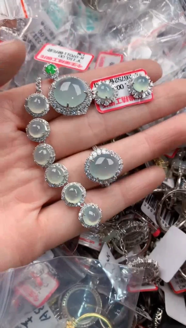 银S925镶嵌戒指翡翠888   1