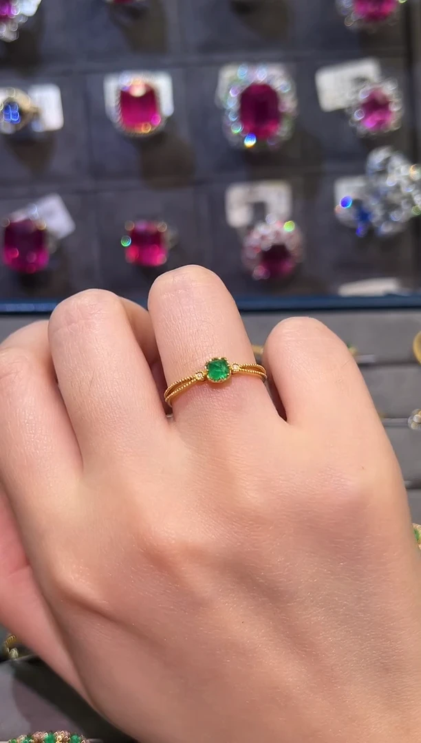 【闪购商品】祖母绿戒指18K金镶嵌0.31ct