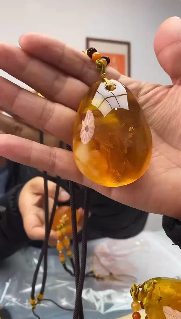 琥珀未镶嵌珠宝奇石假一罚十，多样性发一件045