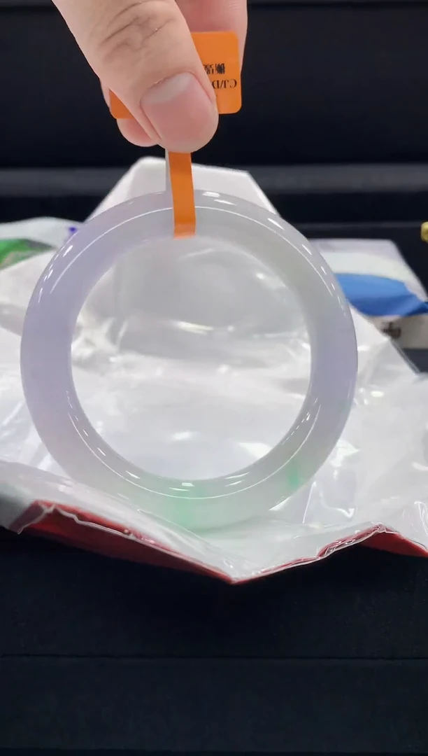 翡翠手镯未镶嵌手镯
