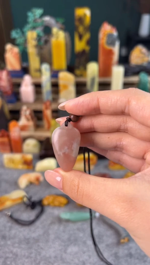 巴林石巴林粉冻水滴挂坠3.3*1.9*0.9