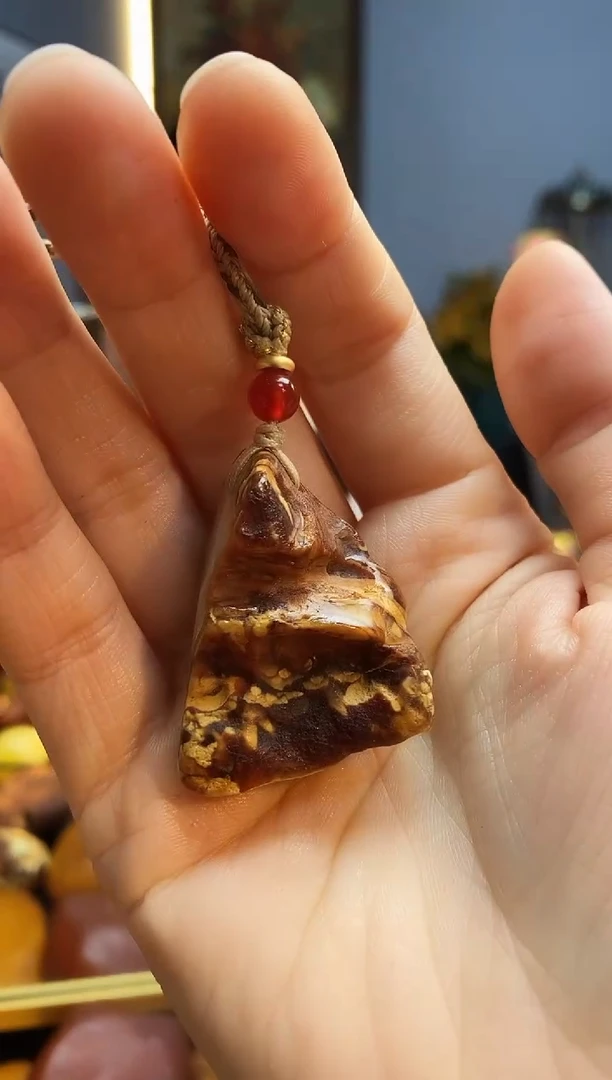 琥珀颈饰未镶嵌挂件