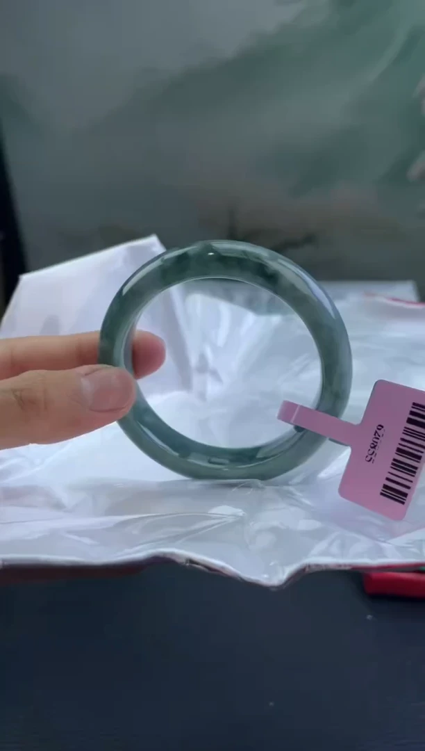 翡翠手镯未镶嵌10