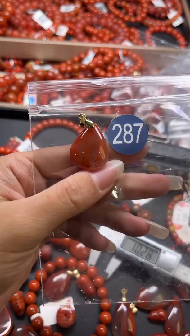 南红玛瑙未镶嵌珠宝奇石287