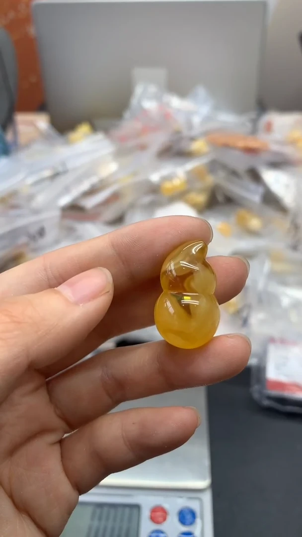 未镶嵌琥珀珠宝奇石814