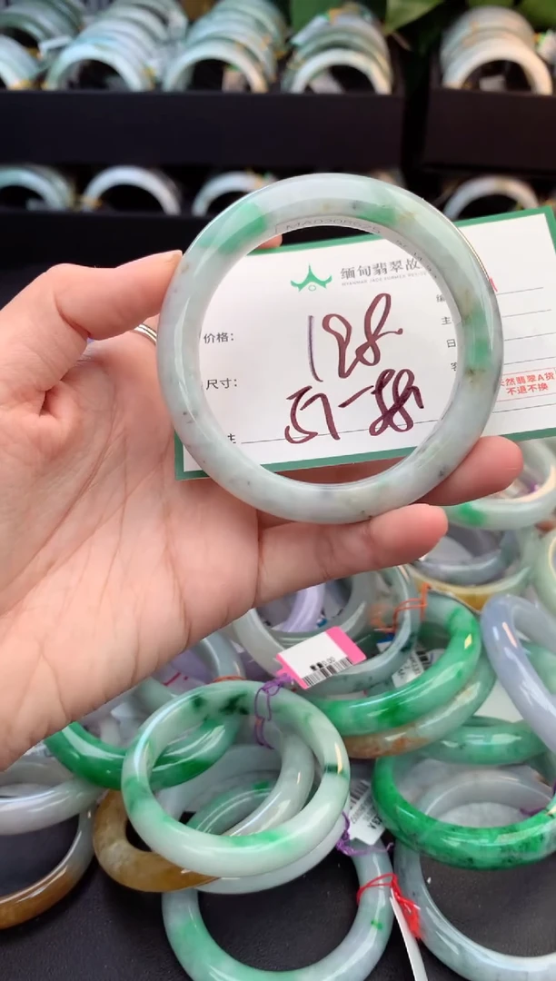 未镶嵌定制翡翠王****Q毛货需精细抛光+多人