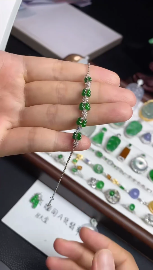 翡翠未镶嵌吊坠(不含链)1