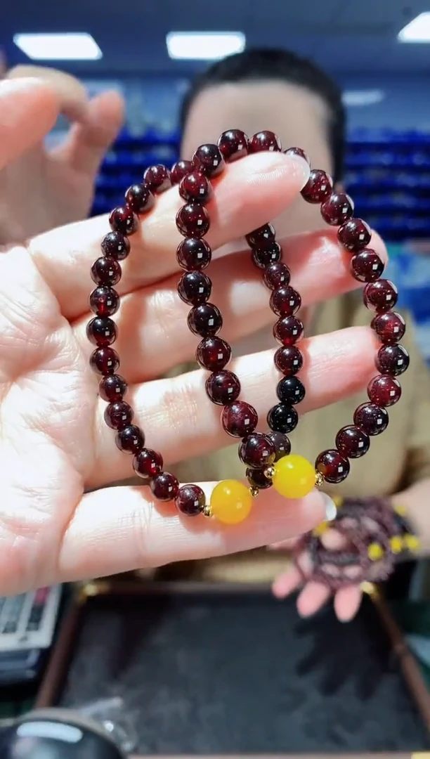 未镶嵌手链石榴石多样性发货发其一