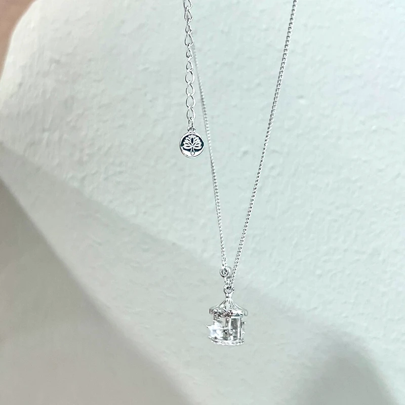 旋转木马吊坠项链精致轻奢镂空锁骨链气质颈链女时尚个性百搭