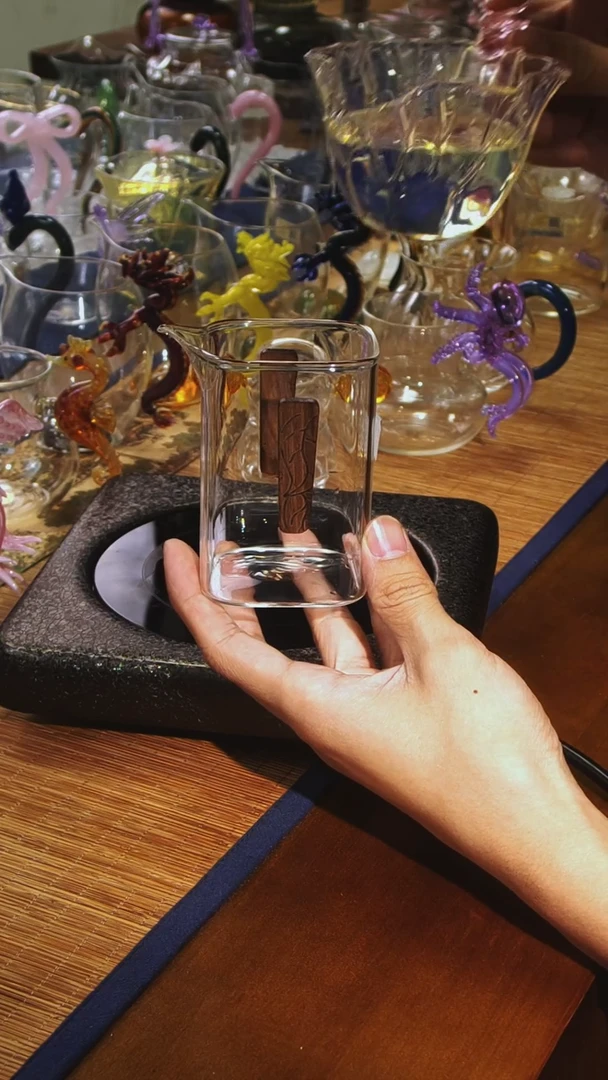 【闪购商品】木简茶海四方公杯晶焱金标