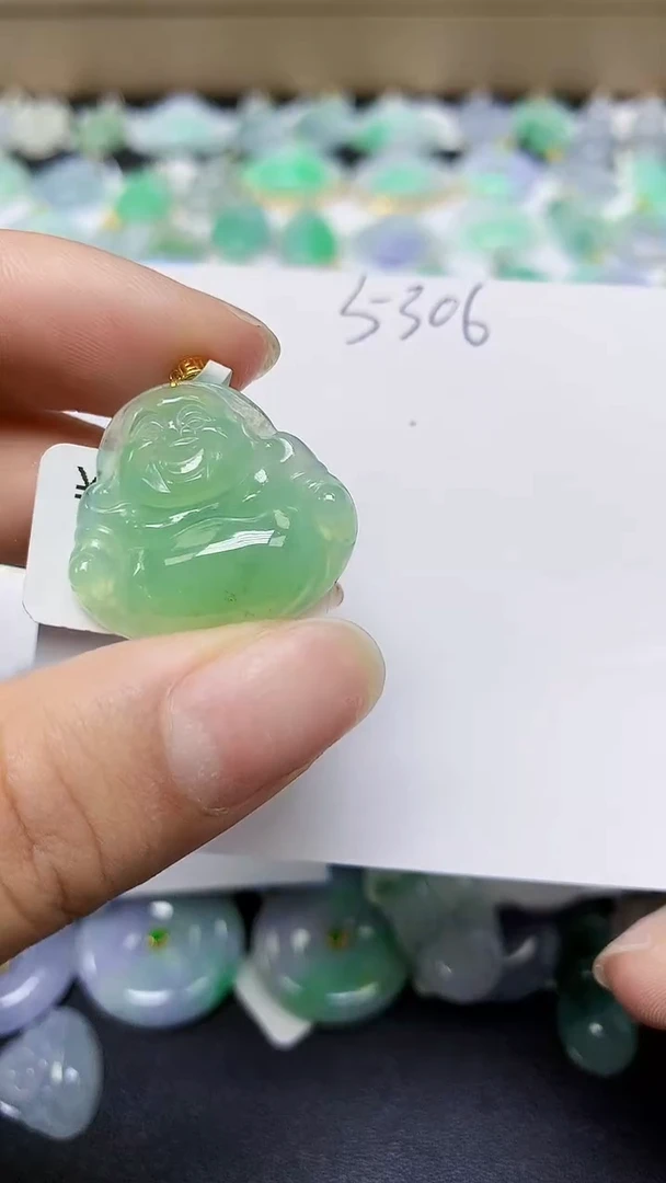 翡翠18K金镶嵌颈饰 天然缅甸翡翠A货