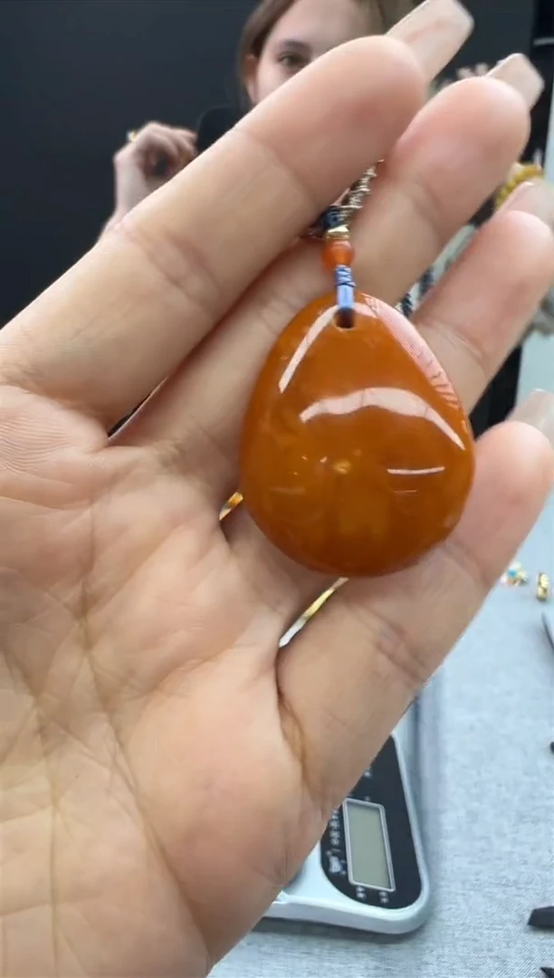 【闪购商品】琥珀颈饰未镶嵌74秒拍号