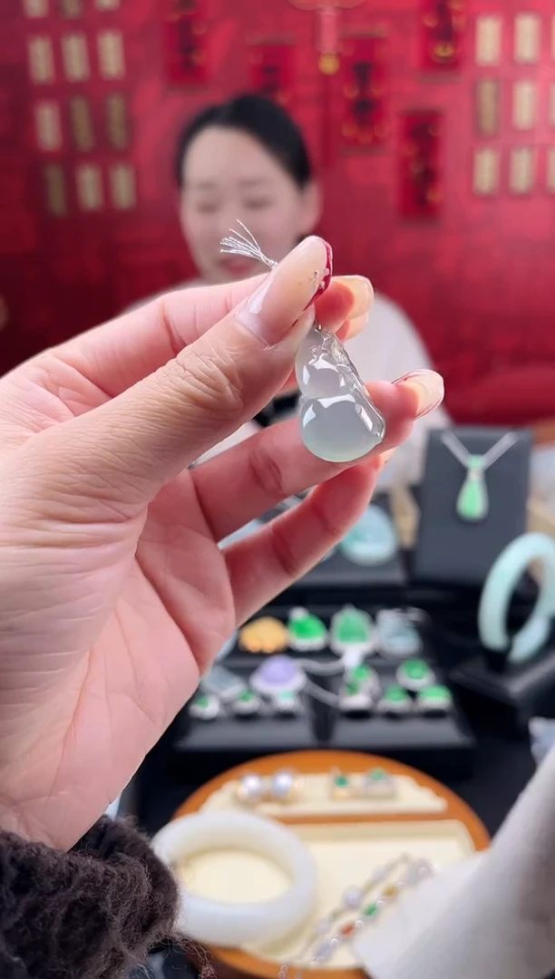 【闪购商品】翡翠颈饰未镶嵌吊坠