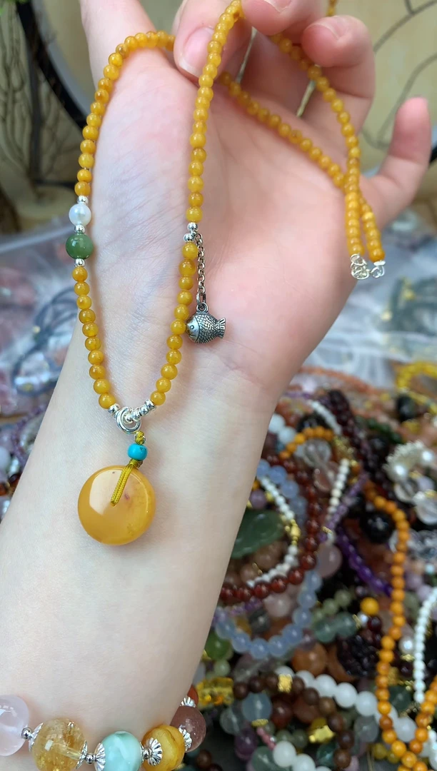 【闪购商品】蜜蜡颈饰银S925镶嵌164手串