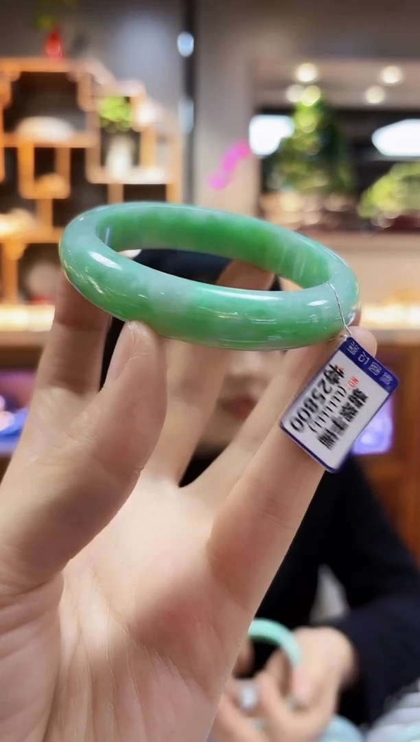 【闪购商品】翡翠颈饰未镶嵌手镯57