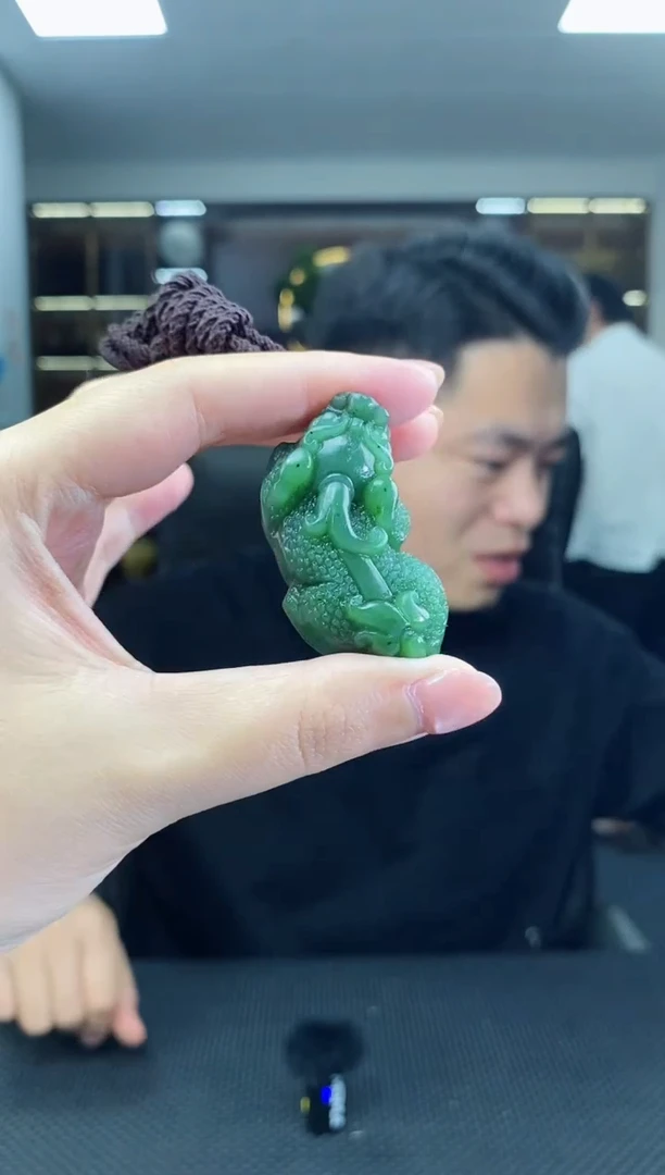 和田玉未镶嵌颈饰霸王貔貅吊坠