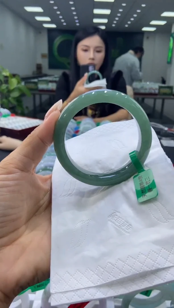 未镶嵌手镯翡翠00008275