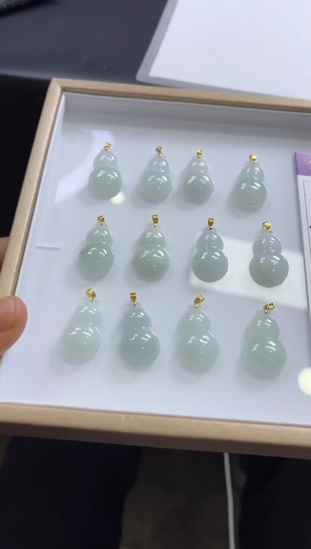 【闪购商品】翡翠颈饰18K金镶嵌V49多样性发一件/配绳子